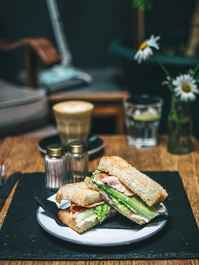 calum-lewis-387585-unsplash-637x847